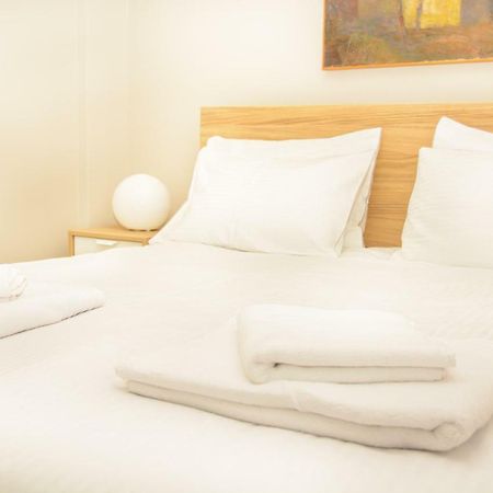 Neighborly Nest - Apartment In The Heart Of アテネ エクステリア 写真