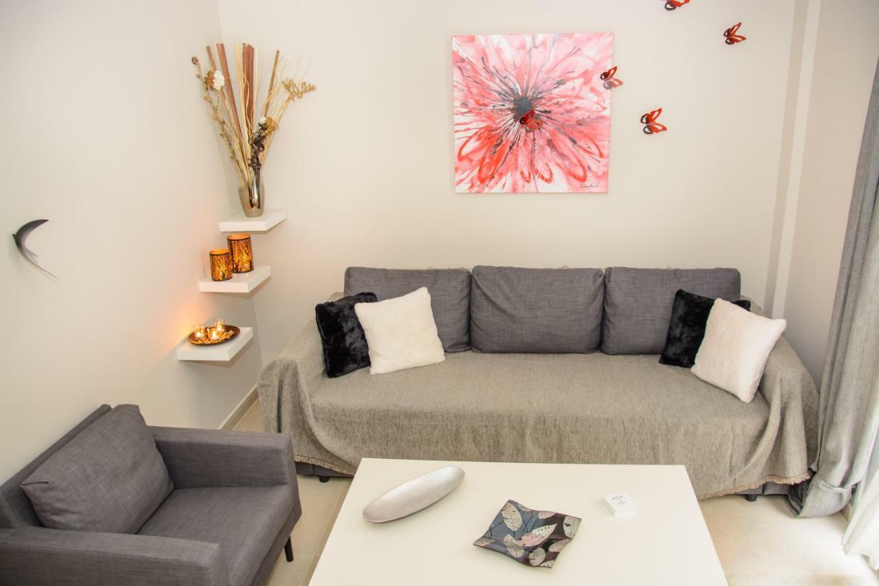 Neighborly Nest - Apartment In The Heart Of アテネ エクステリア 写真